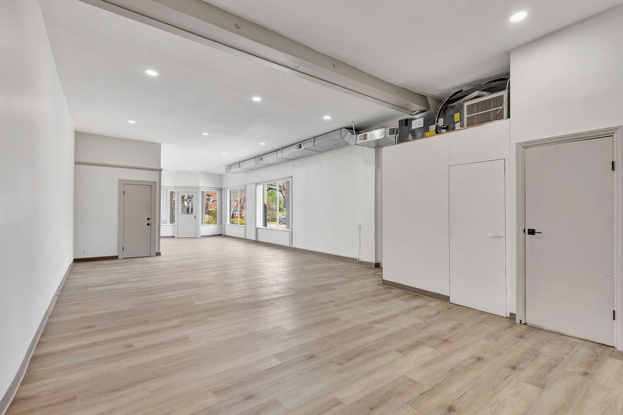 More Photos Of 2435 Williams Ave, Cincinnati Storefront Retail Residential For Lease