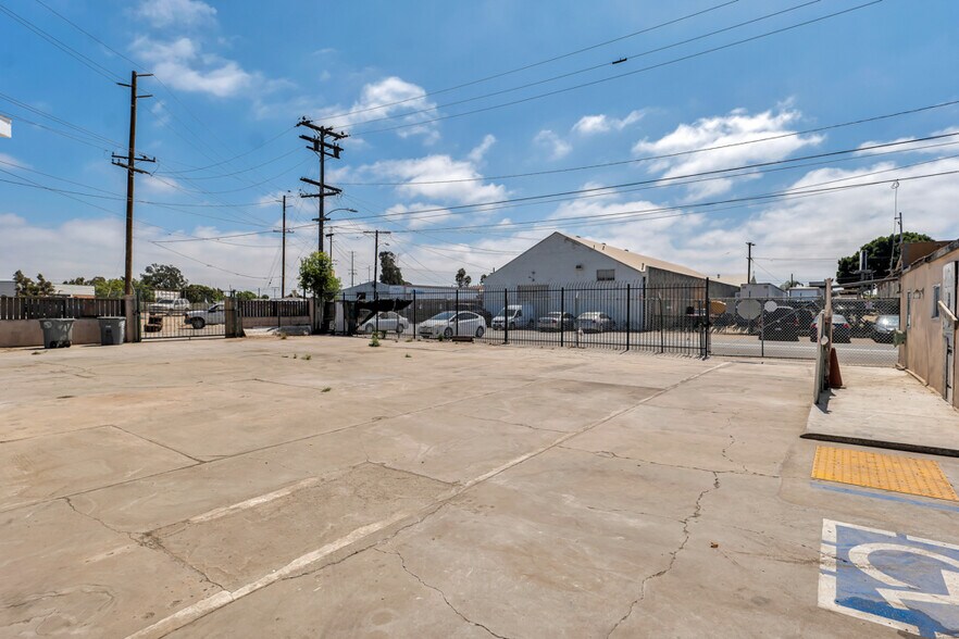 More Photos Of 1626-1640 Pine St, Oxnard Warehouse For Sale