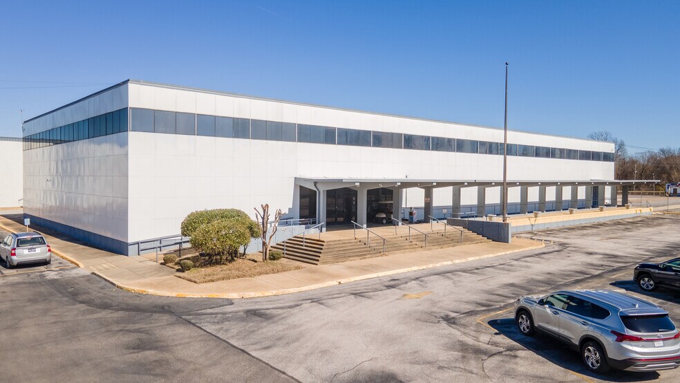 More Photos Of 3456 Meyers Rd, Memphis Distribution For Lease
