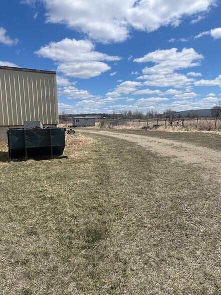 More Photos Of 1200 21st Ave NE, Austin Warehouse For Sale