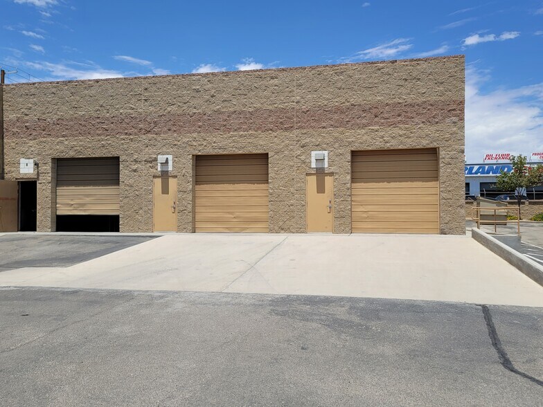 More Photos Of 801 Pendale Rd, El Paso Distribution For Sale