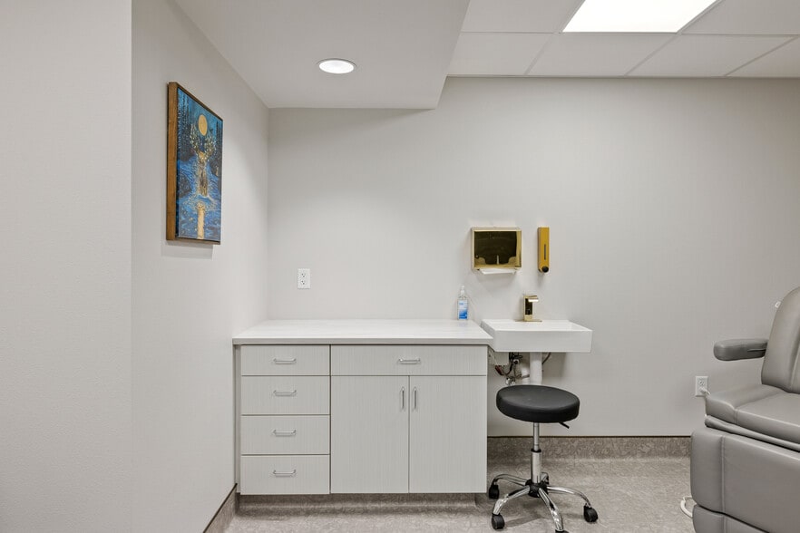 More Photos Of 234 E 1st St, Casper Healthcare For Lease