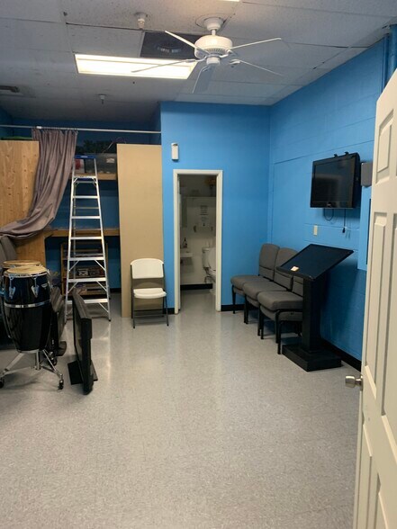 More Photos Of 13611-13663 N 32nd St, Phoenix Storefront For Lease