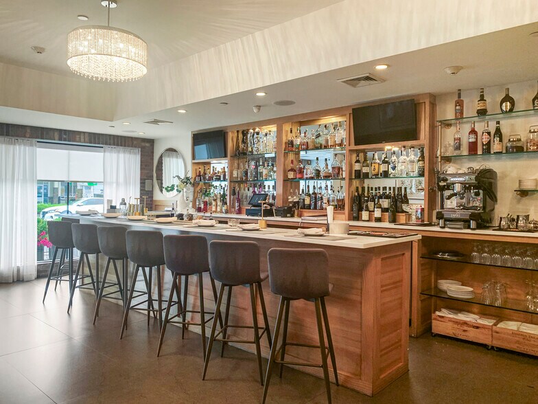 More Photos Of 2757 Long Beach Rd, Oceanside Storefront Retail Residential For Lease