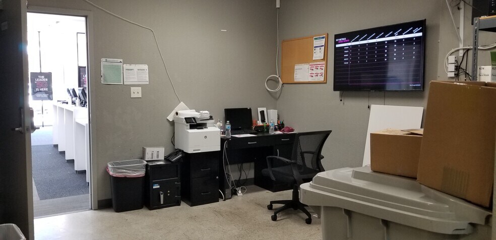 More Photos Of 301 W Calaveras Blvd, Milpitas Freestanding For Lease