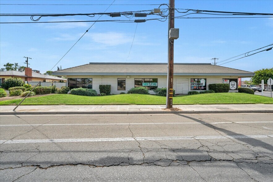 More Photos Of 445 W Dakota Ave, Fresno Office Residential For Sale