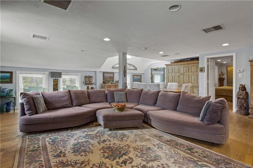 More Photos Of 4 Long Ridge Rd, Redding General Retail For Sale