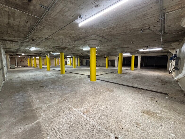 Primary Photo Of 501 N Main Ave, Springfield Warehouse For Lease