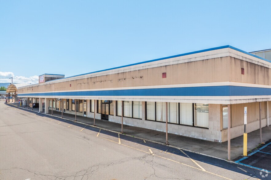 More Photos Of 274 W Side Mall, Edwardsville General Retail For Sale