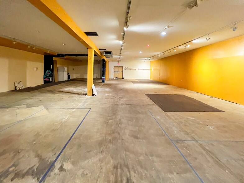 More Photos Of 1300 S Main St, Las Vegas Freestanding For Lease