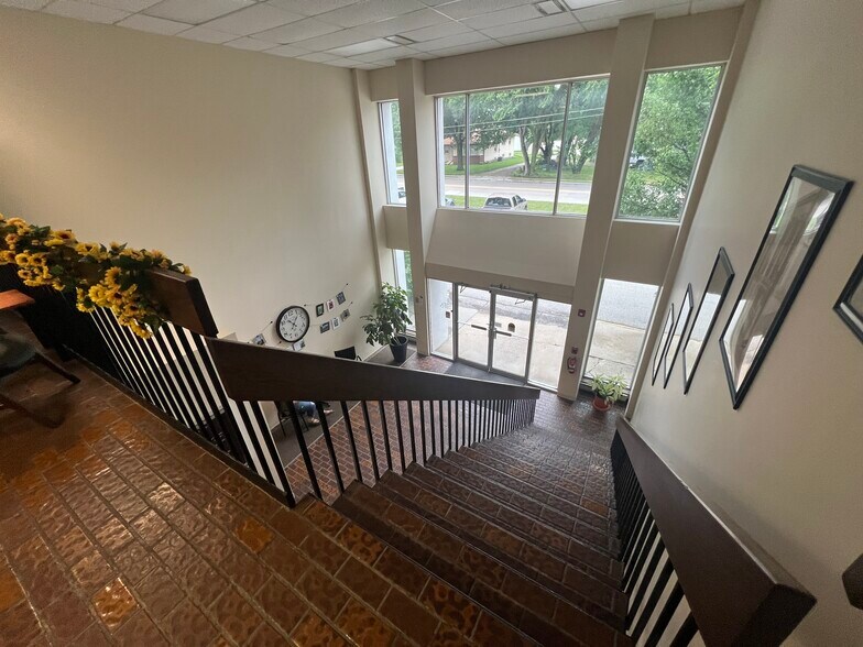 More Photos Of 520 S Pierce Ave, Mason City Medical For Sale