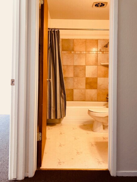 More Photos Of 2180 Ashby Ave, Berkeley Apartments For Sale