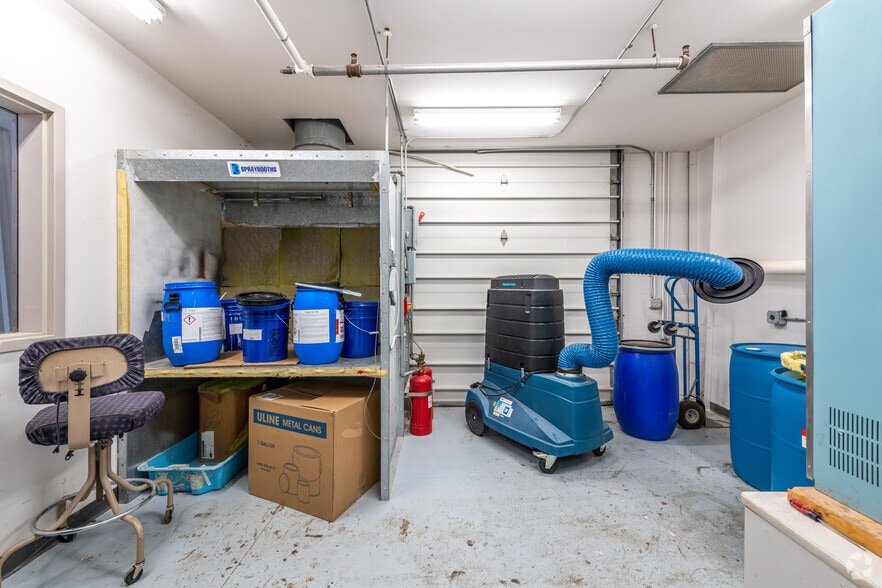 More Photos Of 4270-4282 Hudson Dr, Stow Light Manufacturing For Lease