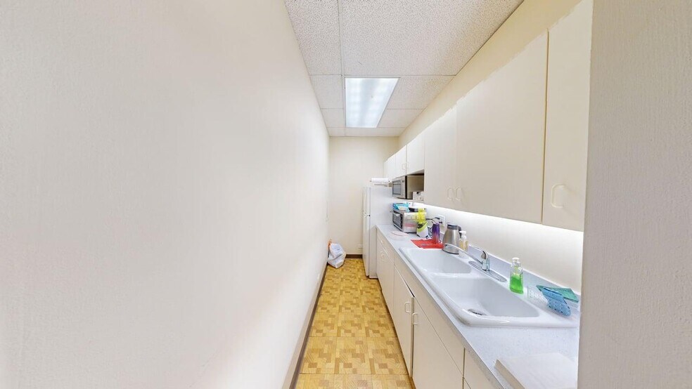 More Photos Of 1235 E Davis, Arlington Heights Office For Lease