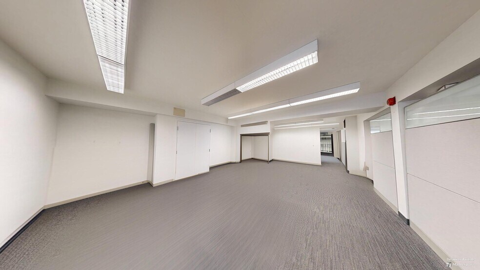 More Photos Of 627 Bloor St W, Toronto Office For Lease