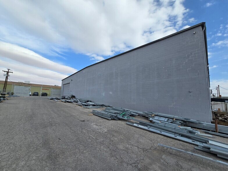 More Photos Of 1041 Eastside Rd, El Paso Warehouse For Sale