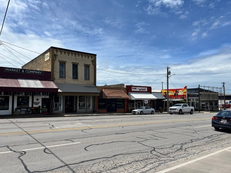 Primary Photo Of 209 N Main St, Weatherford Storefront Retail Office For Sale