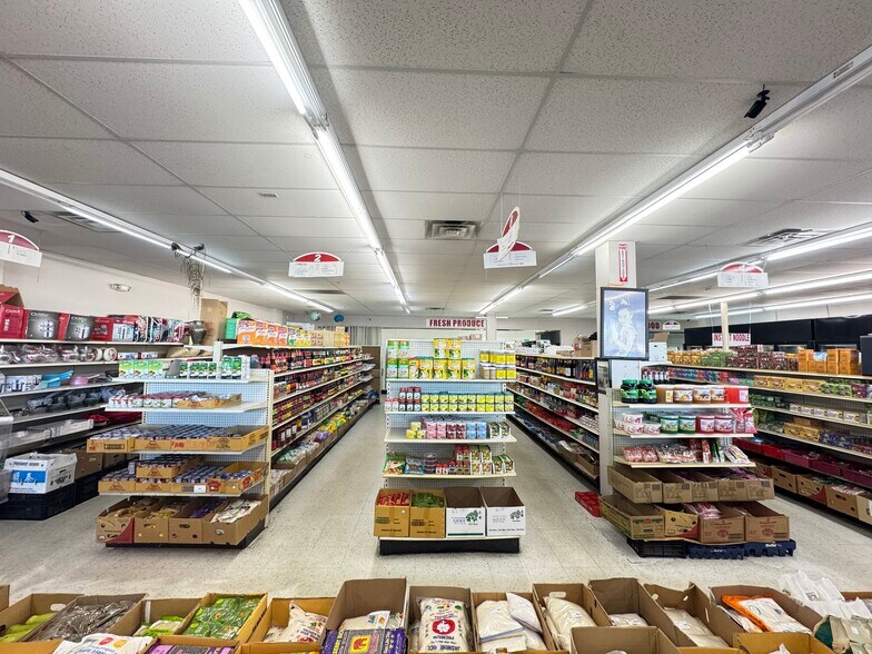 More Photos Of 1101 N McCord Rd, Toledo Storefront For Lease