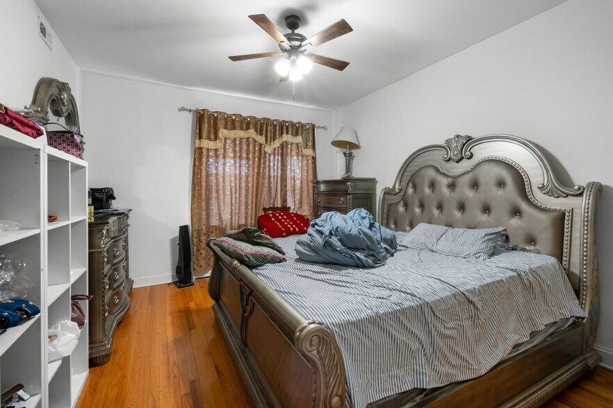 More Photos Of 6431-6433 N California Ave, Chicago Apartments For Sale