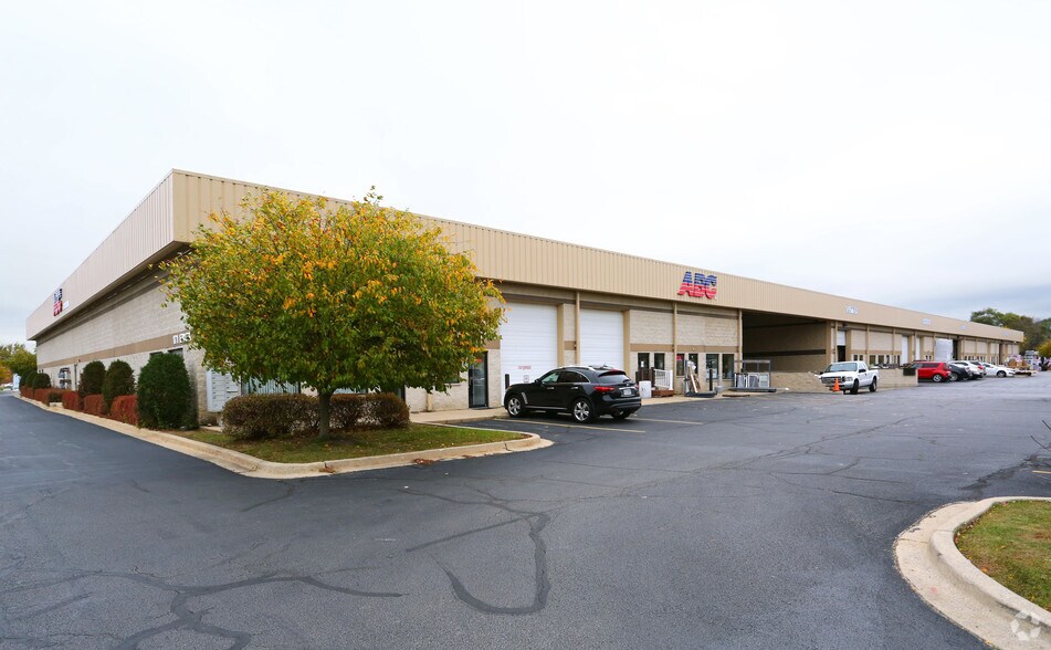 Primary Photo Of 171 Erick St, Crystal Lake Warehouse For Lease