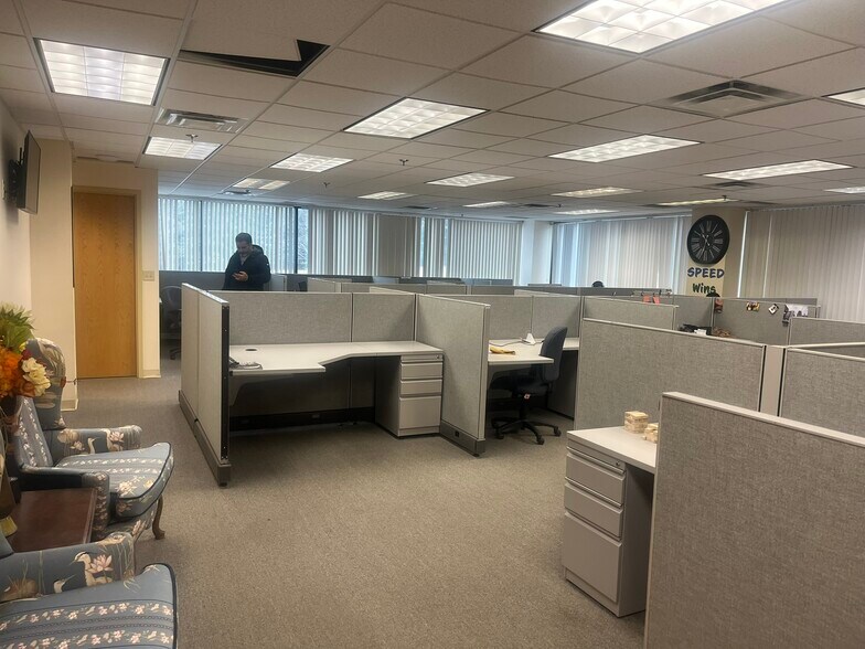 More Photos Of 4500 Brooktree Rd, Wexford Medical For Lease