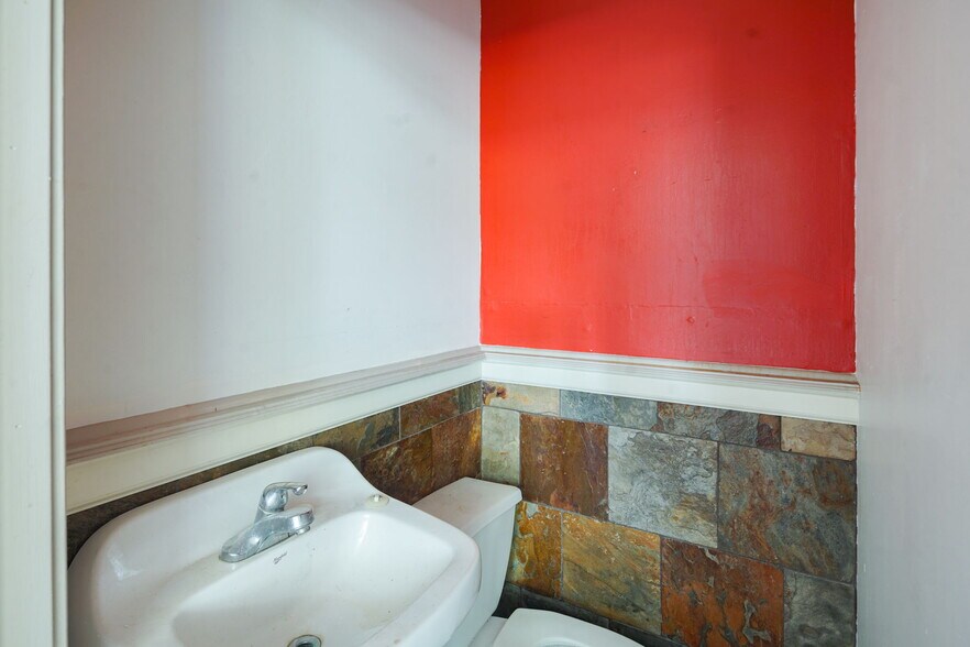 More Photos Of 1901 N 23rd St, Philadelphia Storefront Retail Residential For Sale