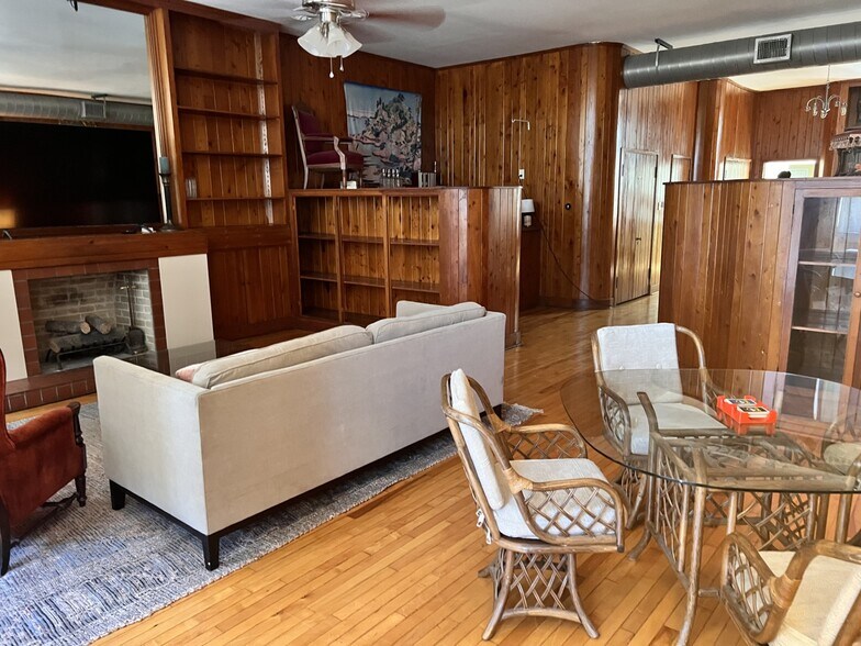 More Photos Of 339 Madison Ave, Memphis Storefront Retail Office For Lease