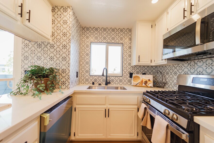 More Photos Of 1343-1347 Grove Ave, Imperial Beach Apartments For Sale