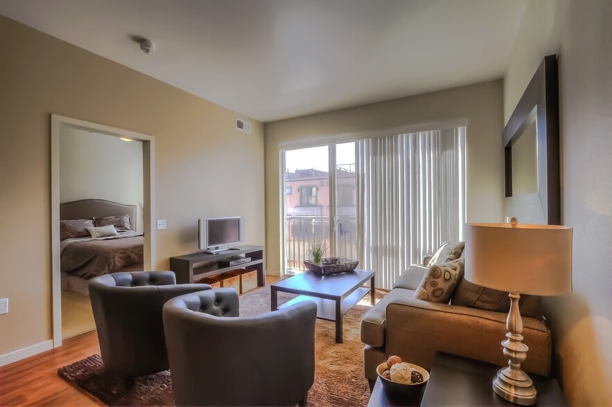 More Photos Of 1552 E 17th Ave, Denver Apartments For Lease