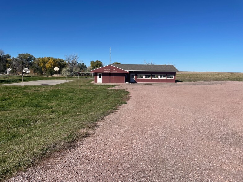 Primary Photo Of 1812 US-20, Chadron Flex For Sale