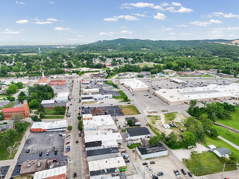 More Photos Of 11 S 2nd St, Festus Office For Sale
