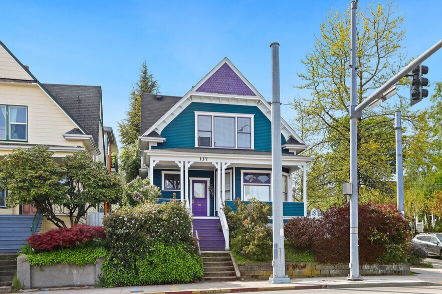 More Photos Of 137 23rd Ave E, Seattle Land For Sale