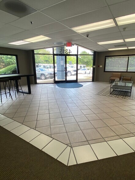 More Photos Of 4315 Taggart Creek Rd, Charlotte Warehouse For Sale