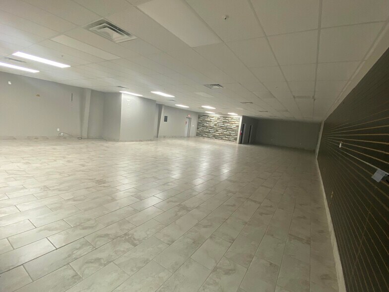 More Photos Of 1131 Fort Worth Dr, Denton Storefront Retail Office For Sale