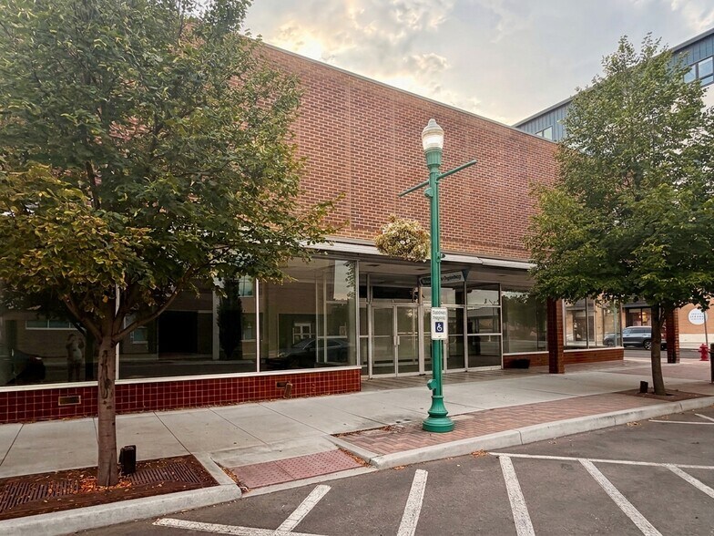More Photos Of 202 Main Ave S, Twin Falls Coworking Space