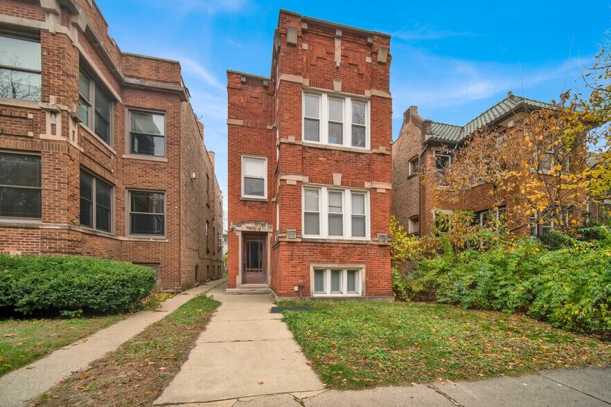 Primary Photo Of 6447 N Glenwood Ave, Chicago Multifamily For Sale