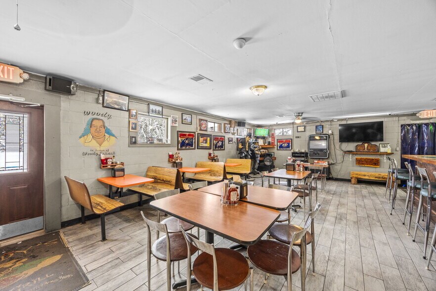 More Photos Of 8773 Goldenrod Ave, Bitely Restaurant For Sale