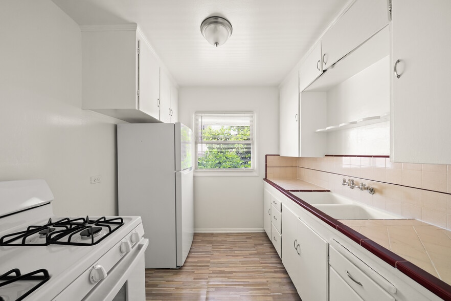 More Photos Of 1136 Linden Ave, Long Beach Apartments For Sale