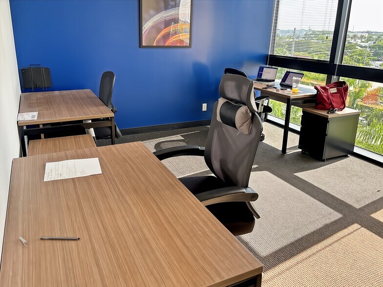 More Photos Of 2875 NE 191st St, Aventura Coworking Space