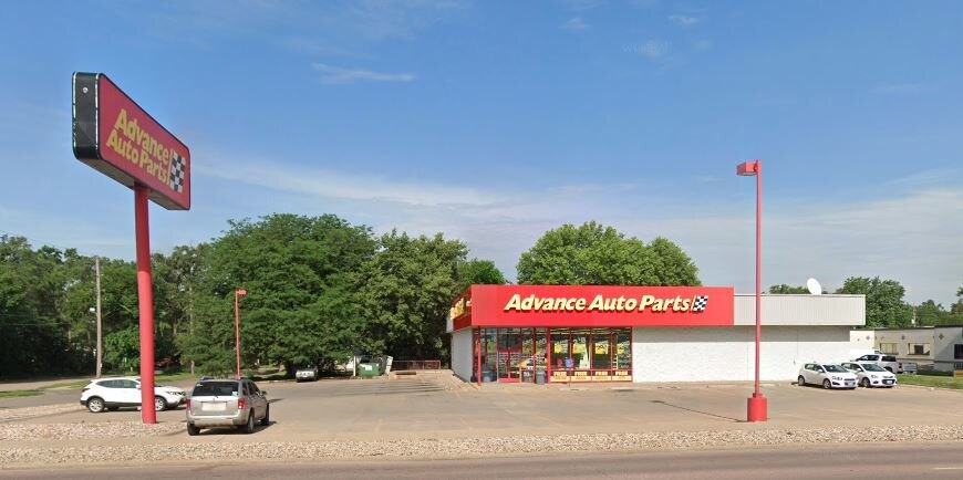 More Photos Of 2201 Hamilton Blvd, Sioux City Freestanding For Sale