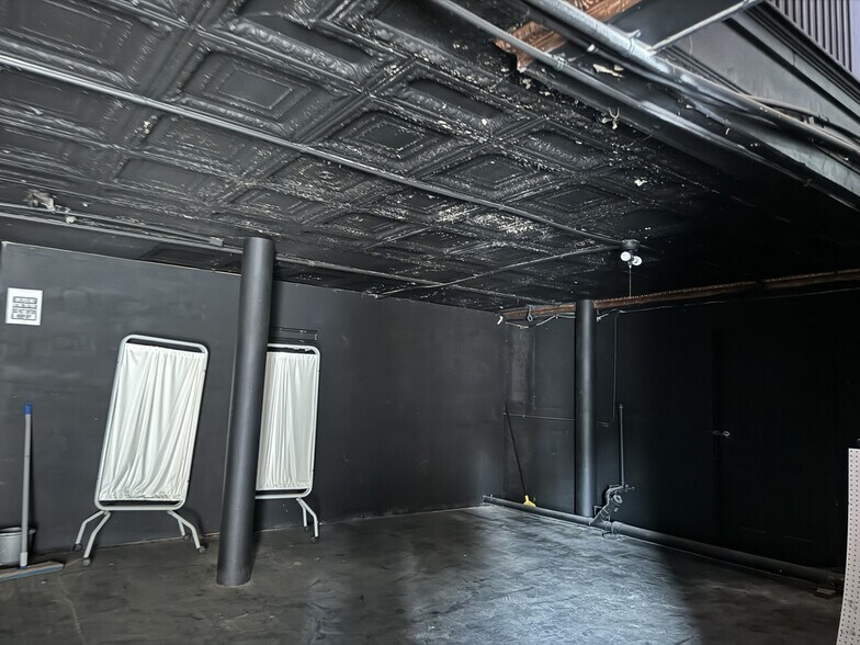 More Photos Of 101 N Main St, Kennett Flex For Sale