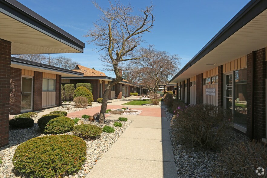 More Photos Of 118-124 Cole Rd, Monroe Medical For Sale