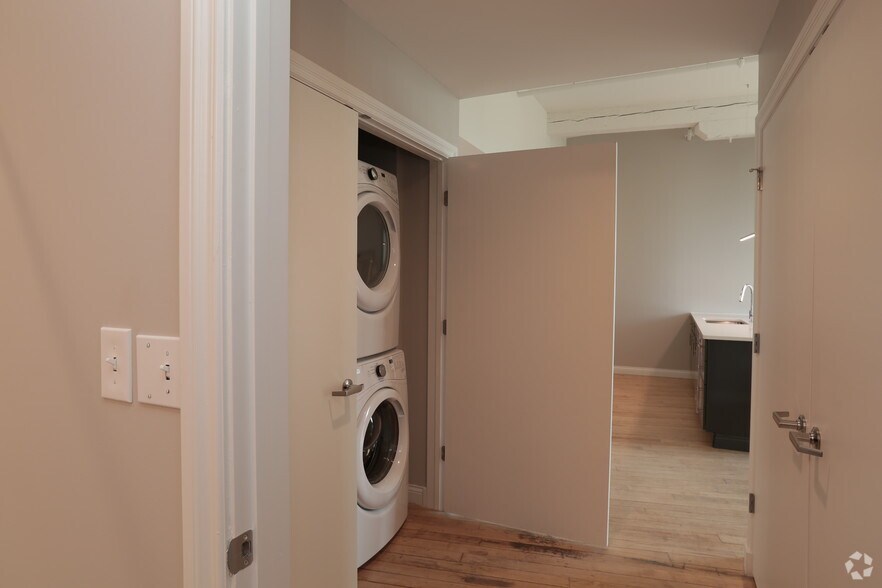 More Photos Of 2658 Scranton Rd, Cleveland Apartments For Lease