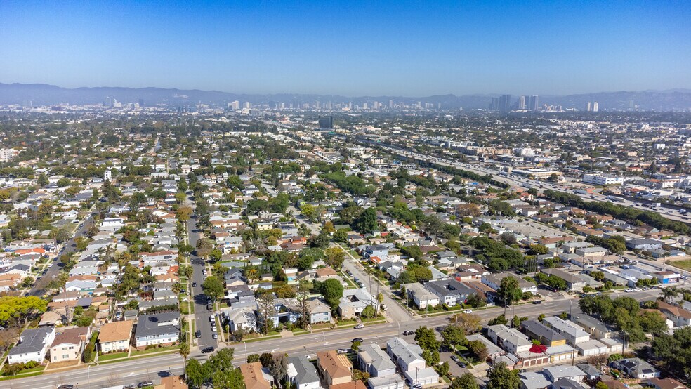 More Photos Of 11401 Washington Pl, Los Angeles Apartments For Sale