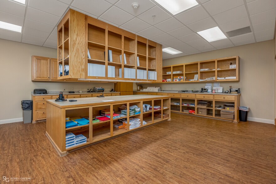 More Photos Of 10100 Woolworth Rd, Keithville Medical For Lease