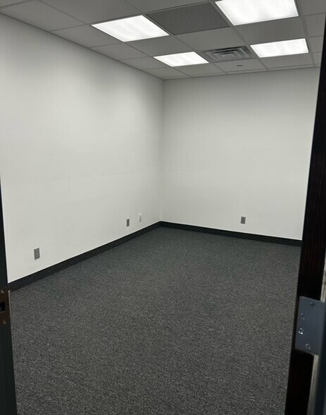 More Photos Of 365 Rifle Camp Rd, Woodland Park Coworking Space