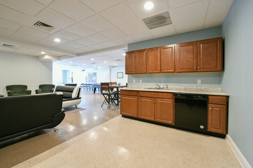 More Photos Of 570-572 Boston Post Rd, Milford Storefront Retail Office For Sale