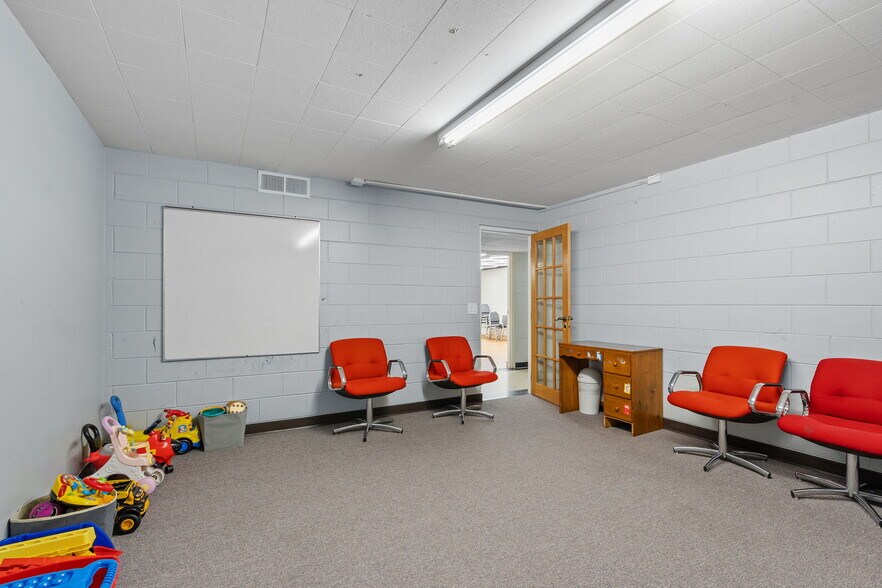 More Photos Of 6206 Lilac Dr N, Brooklyn Center Religious Facility For Sale
