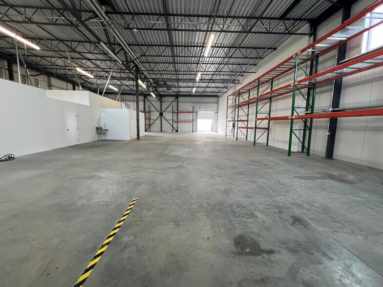 More Photos Of 271 S American Way, Payson Industrial For Lease