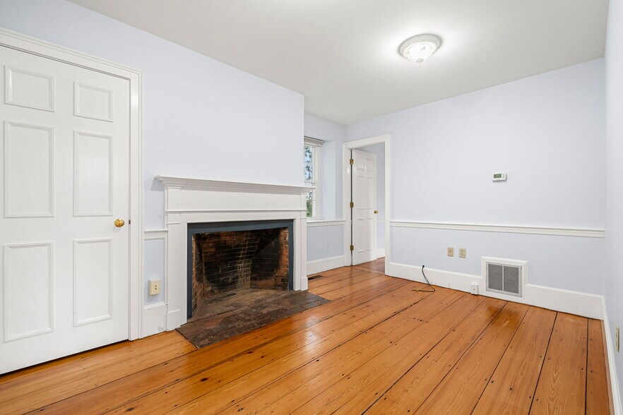 More Photos Of 160 Sylvan St, Danvers Office For Sale